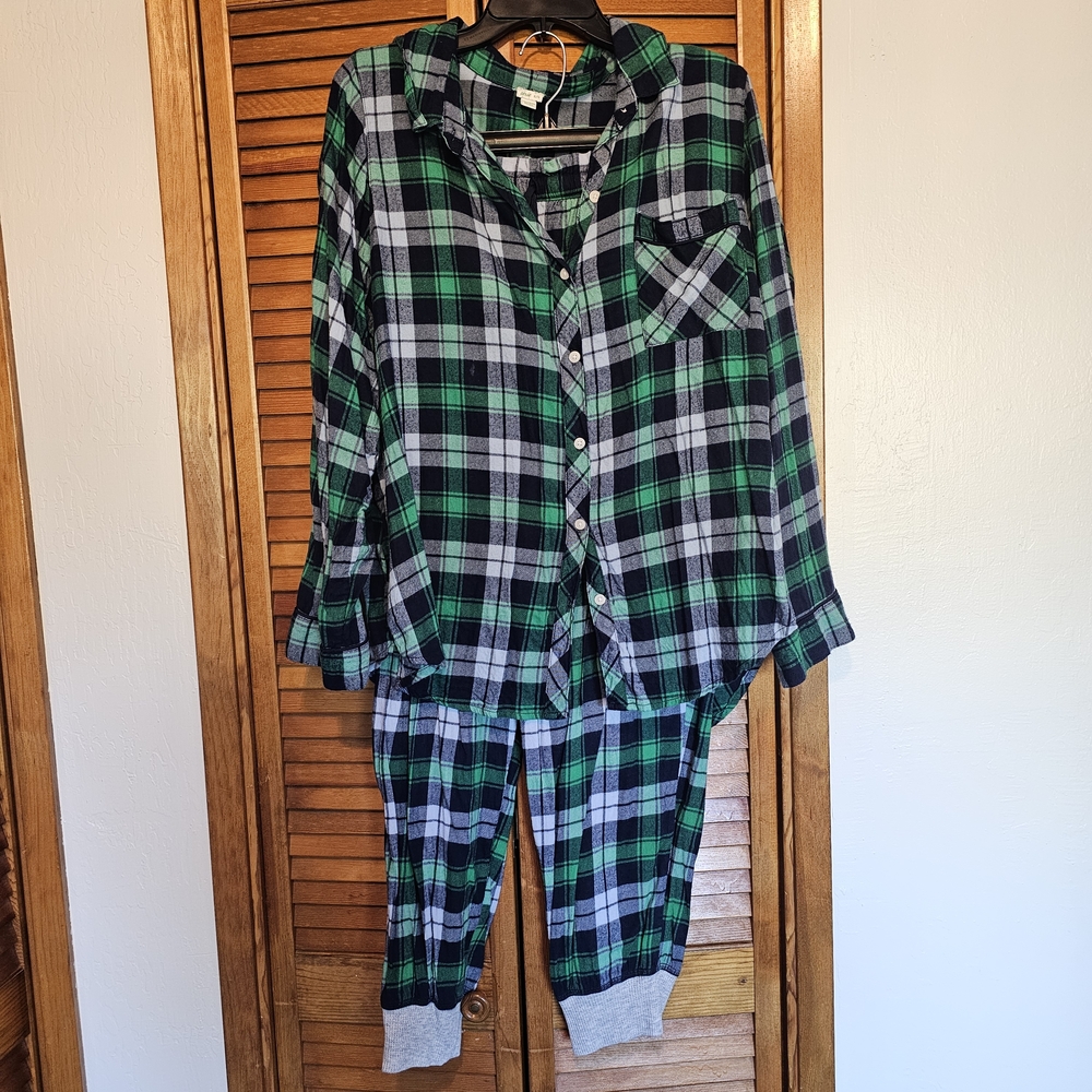 aerie Green Black and Gray Plaid Pajama Set